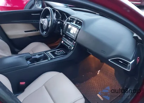 2017 Jaguar Xe 35T Premium из США, поврежденный, VIN SAJAJ4BV2HA968769